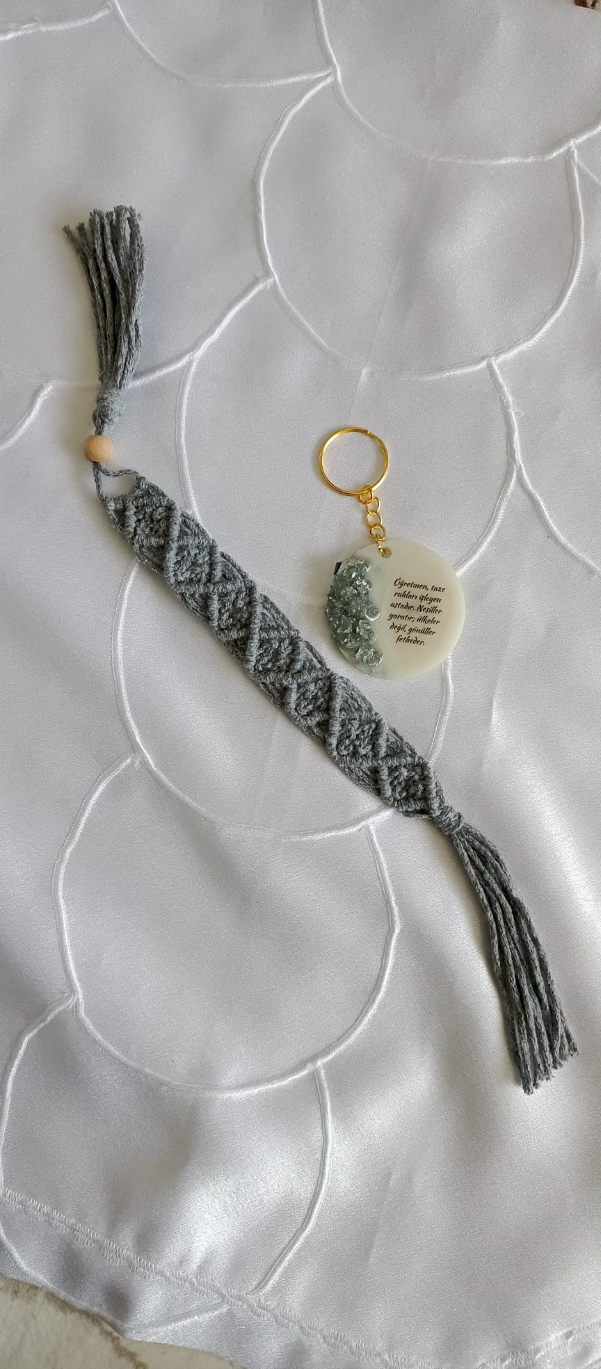 El Yapımı Makrome Kitap Ayracı & Epoksi Anahtarlık Seti