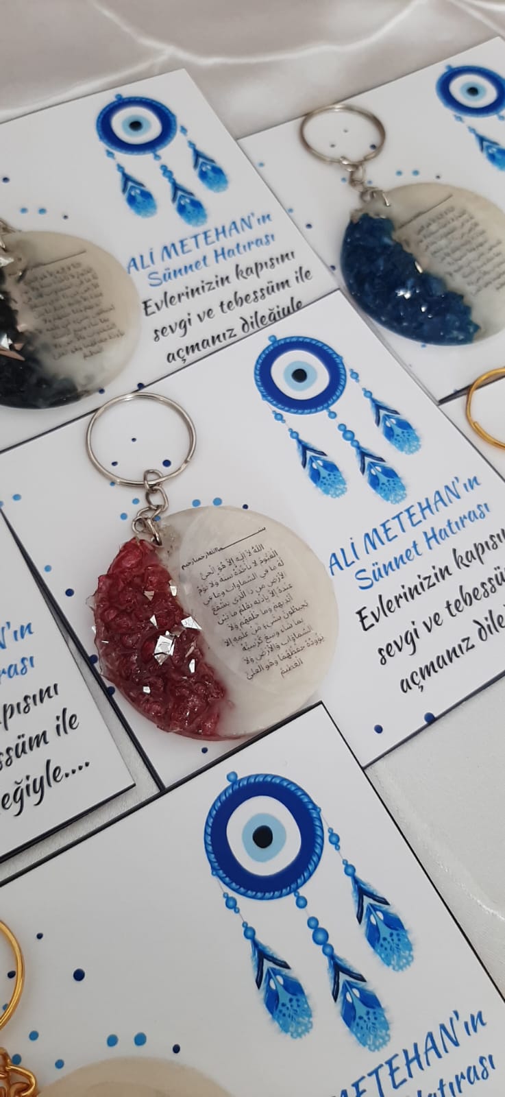 Epoksi Anahtarlık – Özel Gün Hatırası (Kırmızı, Siyah, Gold Seçenekli)