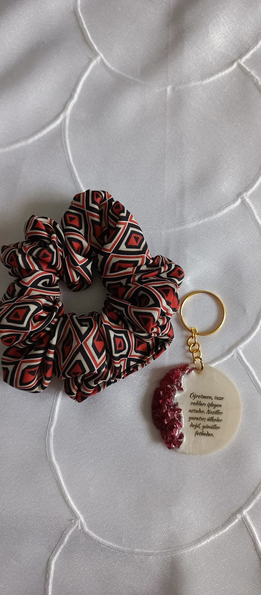 Kahverengi Tonlarında İkili Set Epoksi Anahtarlık & Desenli Toka