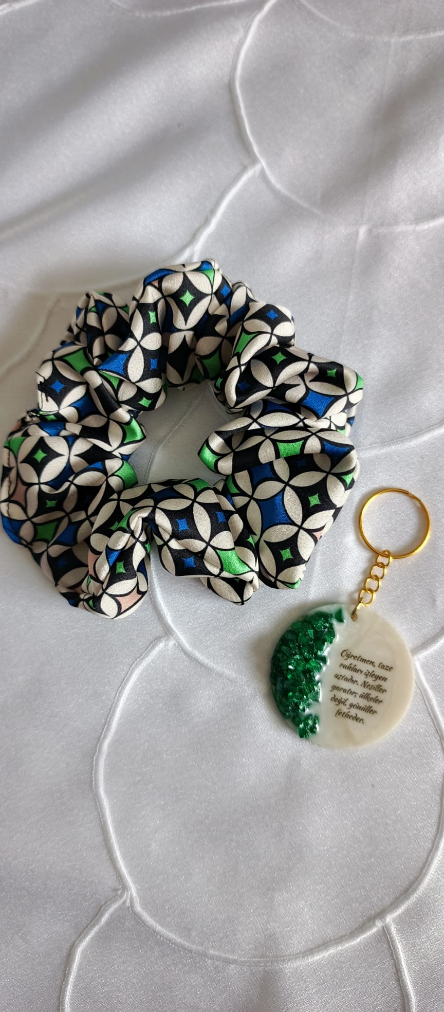 Yeşil Tonlarında İkili Set Epoksi Anahtarlık & Desenli Toka